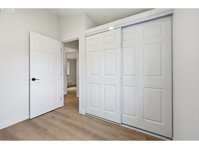 2004 Se 143RD Ave, Portland, OR 97233