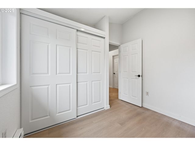 2004 Se 143RD Ave, Portland, OR 97233