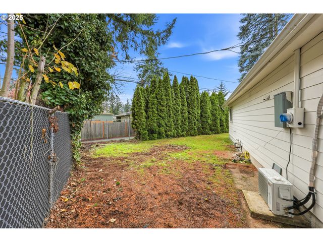 2004 Se 143RD Ave, Portland, OR 97233