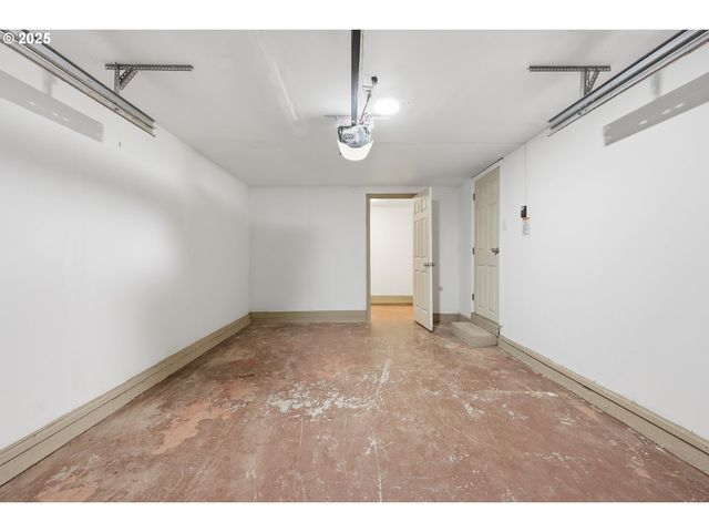 2004 Se 143RD Ave, Portland, OR 97233