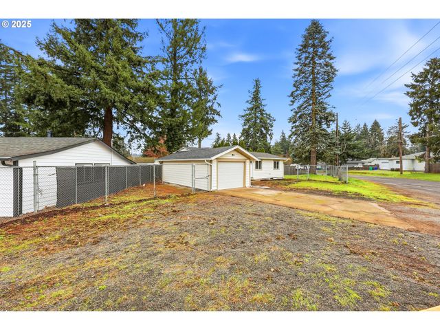 2004 Se 143RD Ave, Portland, OR 97233