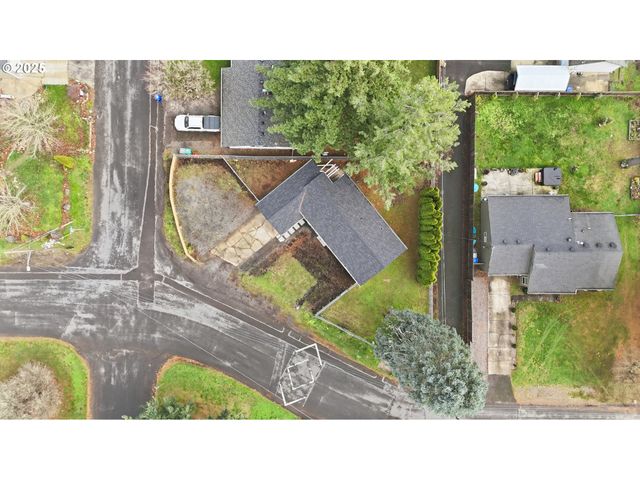 2004 Se 143RD Ave, Portland, OR 97233