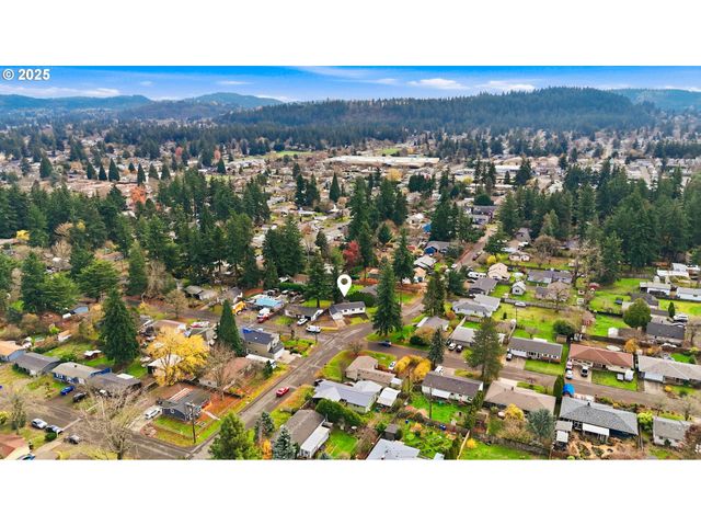 2004 Se 143RD Ave, Portland, OR 97233