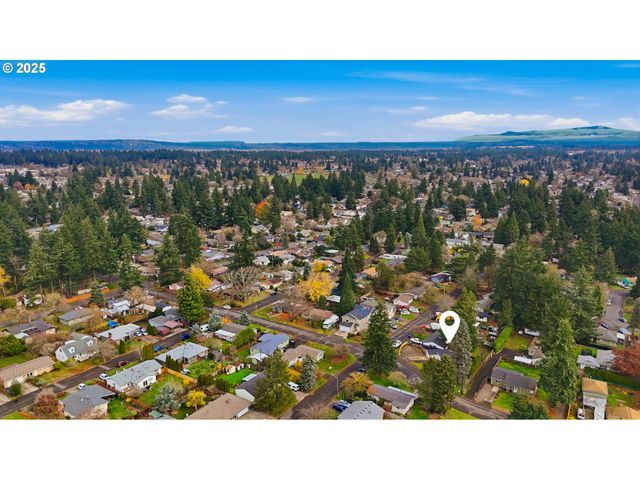 2004 Se 143RD Ave, Portland, OR 97233