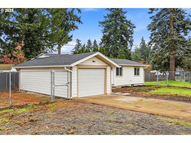 2004 Se 143RD Ave, Portland, OR 97233