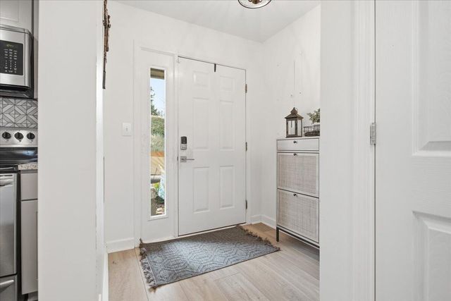 219 Shoreline Marina Cir Unit 122, Moneta, VA 24121