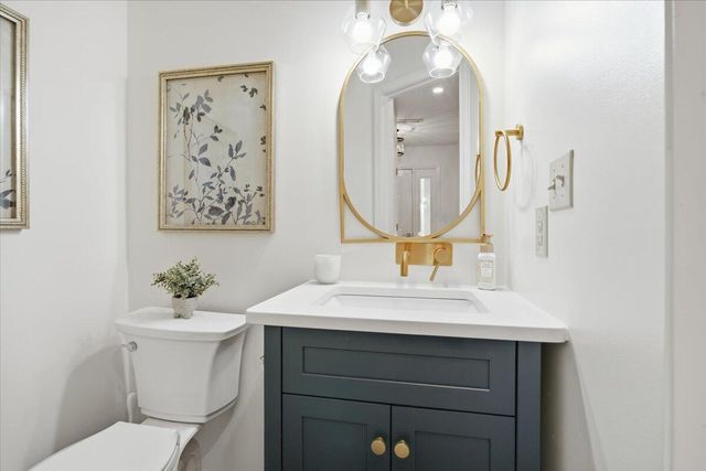 219 Shoreline Marina Cir Unit 122, Moneta, VA 24121