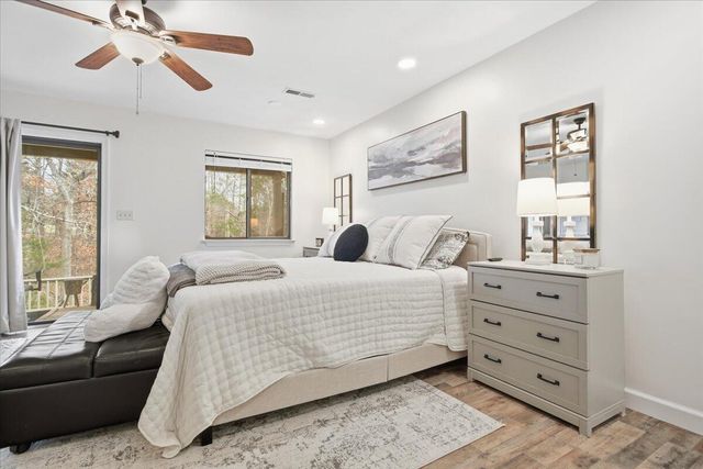 219 Shoreline Marina Cir Unit 122, Moneta, VA 24121