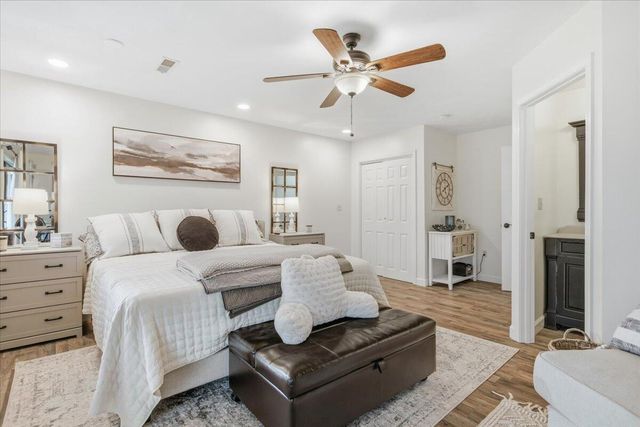 219 Shoreline Marina Cir Unit 122, Moneta, VA 24121