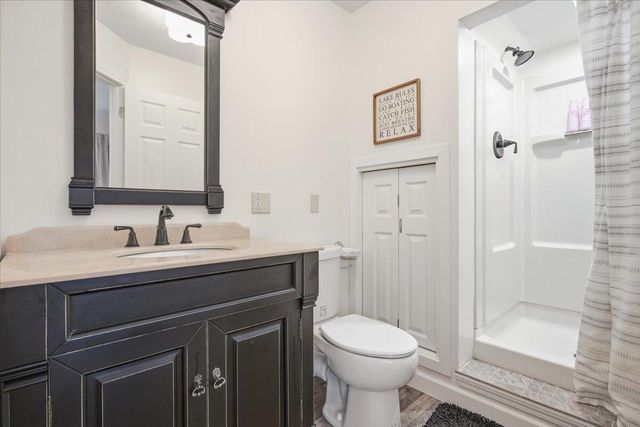 219 Shoreline Marina Cir Unit 122, Moneta, VA 24121