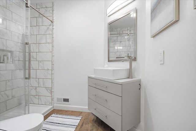 219 Shoreline Marina Cir Unit 122, Moneta, VA 24121