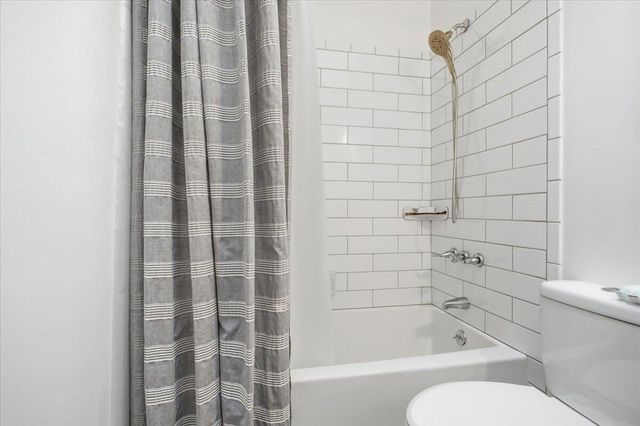 219 Shoreline Marina Cir Unit 122, Moneta, VA 24121