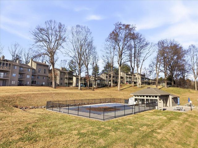 219 Shoreline Marina Cir Unit 122, Moneta, VA 24121