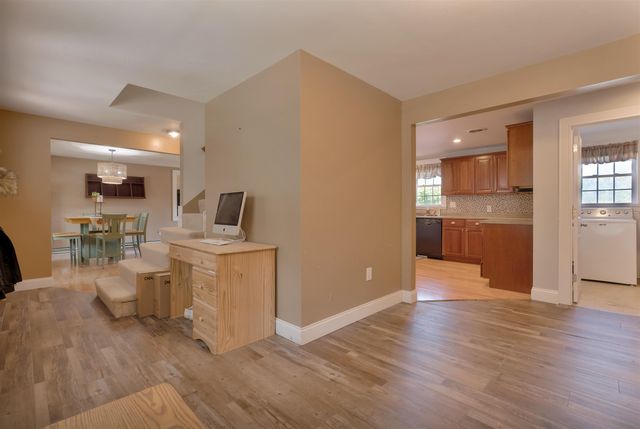 206 County Farm Cross Road, Dover, NH 03820
