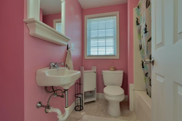 206 County Farm Cross Road, Dover, NH 03820