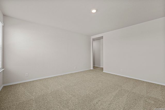 196 Western Gull Dr, San Antonio, TX 78253