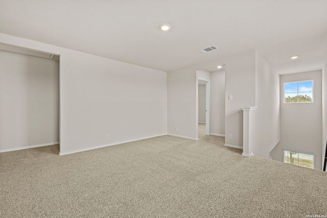 196 Western Gull Dr, San Antonio, TX 78253