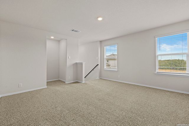 196 Western Gull Dr, San Antonio, TX 78253