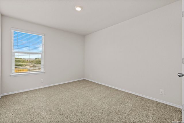 196 Western Gull Dr, San Antonio, TX 78253