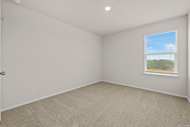 196 Western Gull Dr, San Antonio, TX 78253