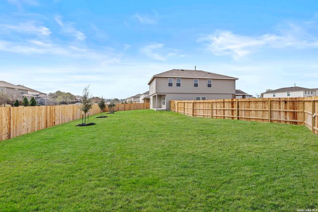 196 Western Gull Dr, San Antonio, TX 78253