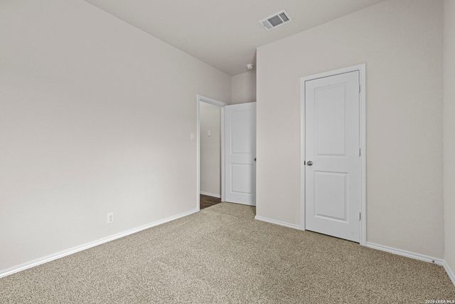 196 Western Gull Dr, San Antonio, TX 78253