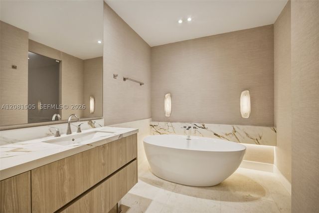 901 Brickell Key Blvd 3708, Miami, FL 33131