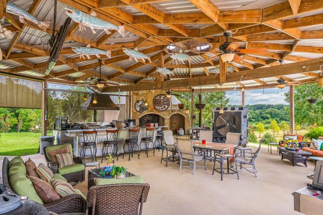 17008 Fm 344 W, Flint, TX 75762