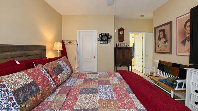 9106 Hawthorne Pointe Dr 101, Louisville, KY 40272