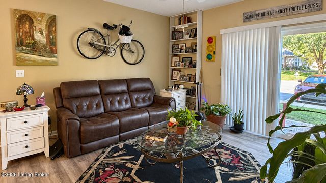9106 Hawthorne Pointe Dr 101, Louisville, KY 40272