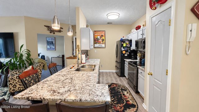 9106 Hawthorne Pointe Dr 101, Louisville, KY 40272