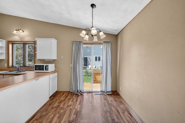 414 Meadow Oak Trail, Deforest, WI 53532