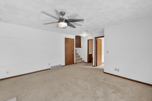 414 Meadow Oak Trail, Deforest, WI 53532