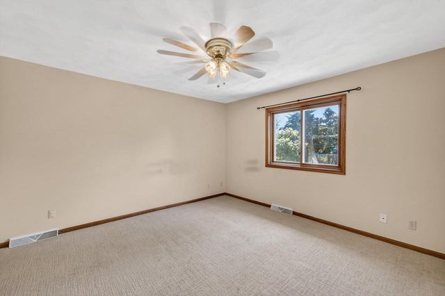 414 Meadow Oak Trail, Deforest, WI 53532