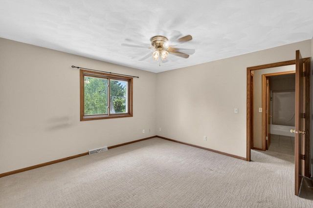 414 Meadow Oak Trail, Deforest, WI 53532