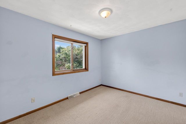414 Meadow Oak Trail, Deforest, WI 53532