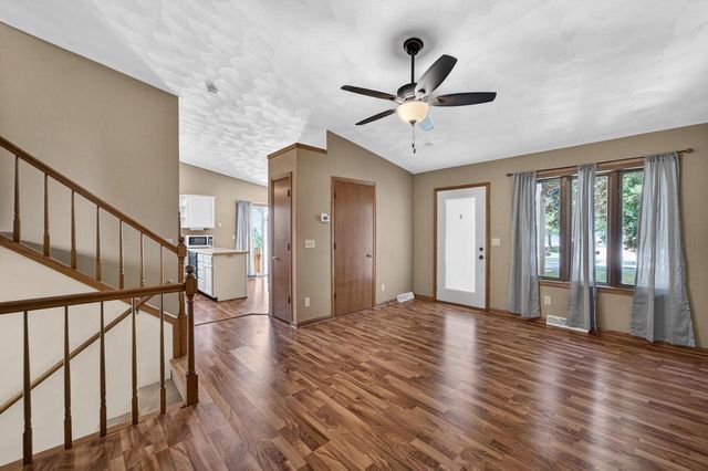 414 Meadow Oak Trail, Deforest, WI 53532