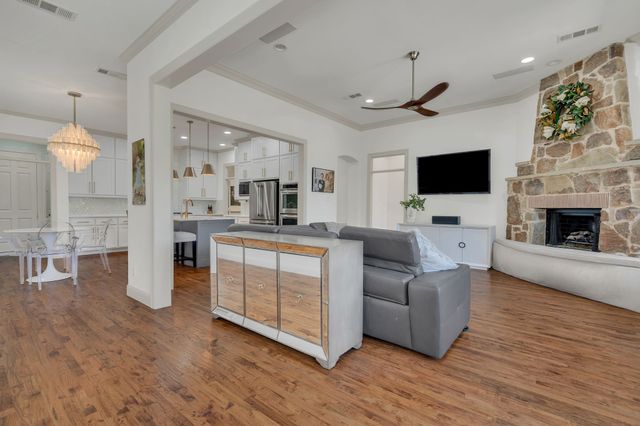 9101 Cypress Creek Road, Lantana, TX 76226