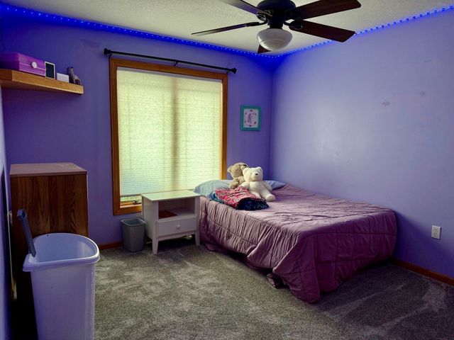 2424 N 6th Avenue E, Newton, IA 50208