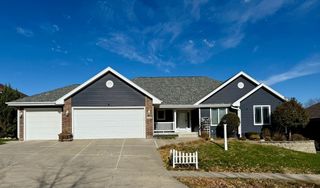 2424 N 6th Avenue E, Newton, IA 50208