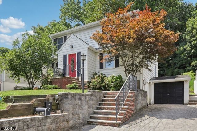 80 Mccosh Rd, Clifton City, NJ 07043
