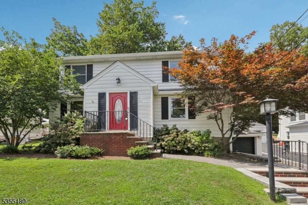 80 Mccosh Rd, Clifton City, NJ 07043