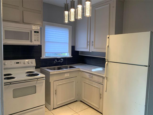 1546 Lombardy Street C, Houston, TX 77023