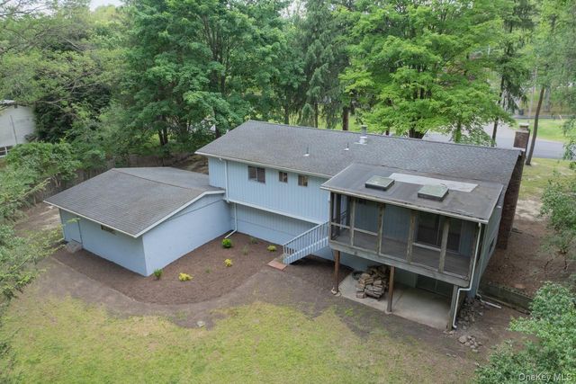 12 Dale Road, Airmont, NY 10952