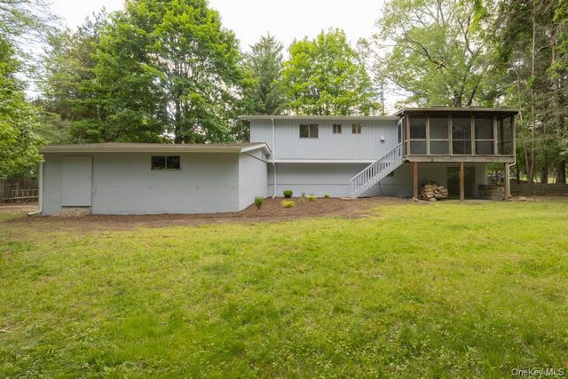 12 Dale Road, Airmont, NY 10952