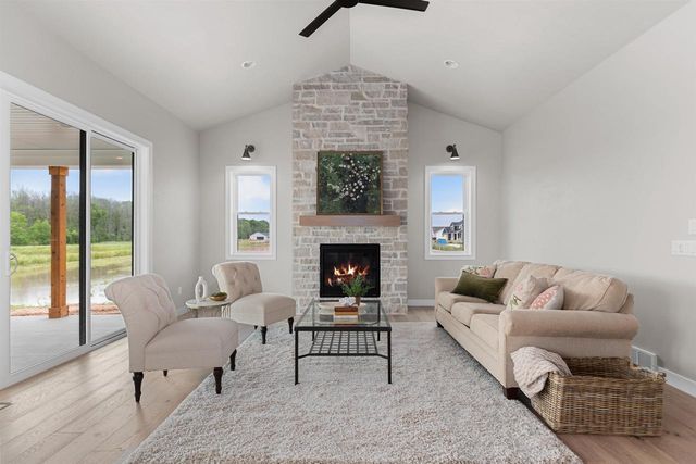 W5835 DELTA DRIVE, Menasha, WI 54952