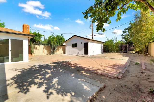 4127 E Grant Avenue, Fresno, CA 93702