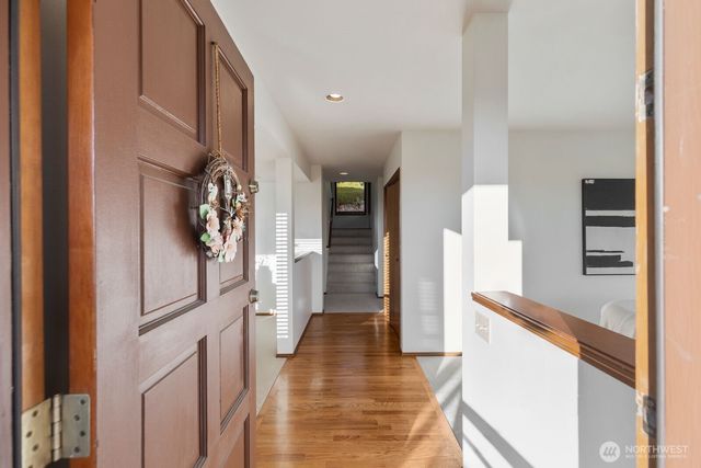 424 Alvord Avenue N, Kent, WA 98030