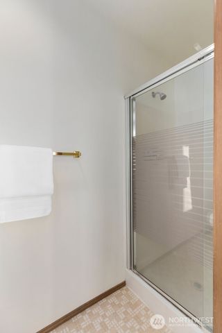 424 Alvord Avenue N, Kent, WA 98030
