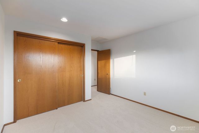 424 Alvord Avenue N, Kent, WA 98030